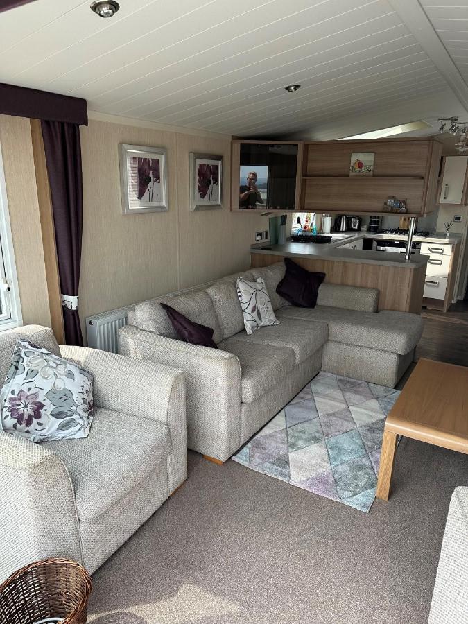 Sea Breeze Cabin Poole Exterior foto